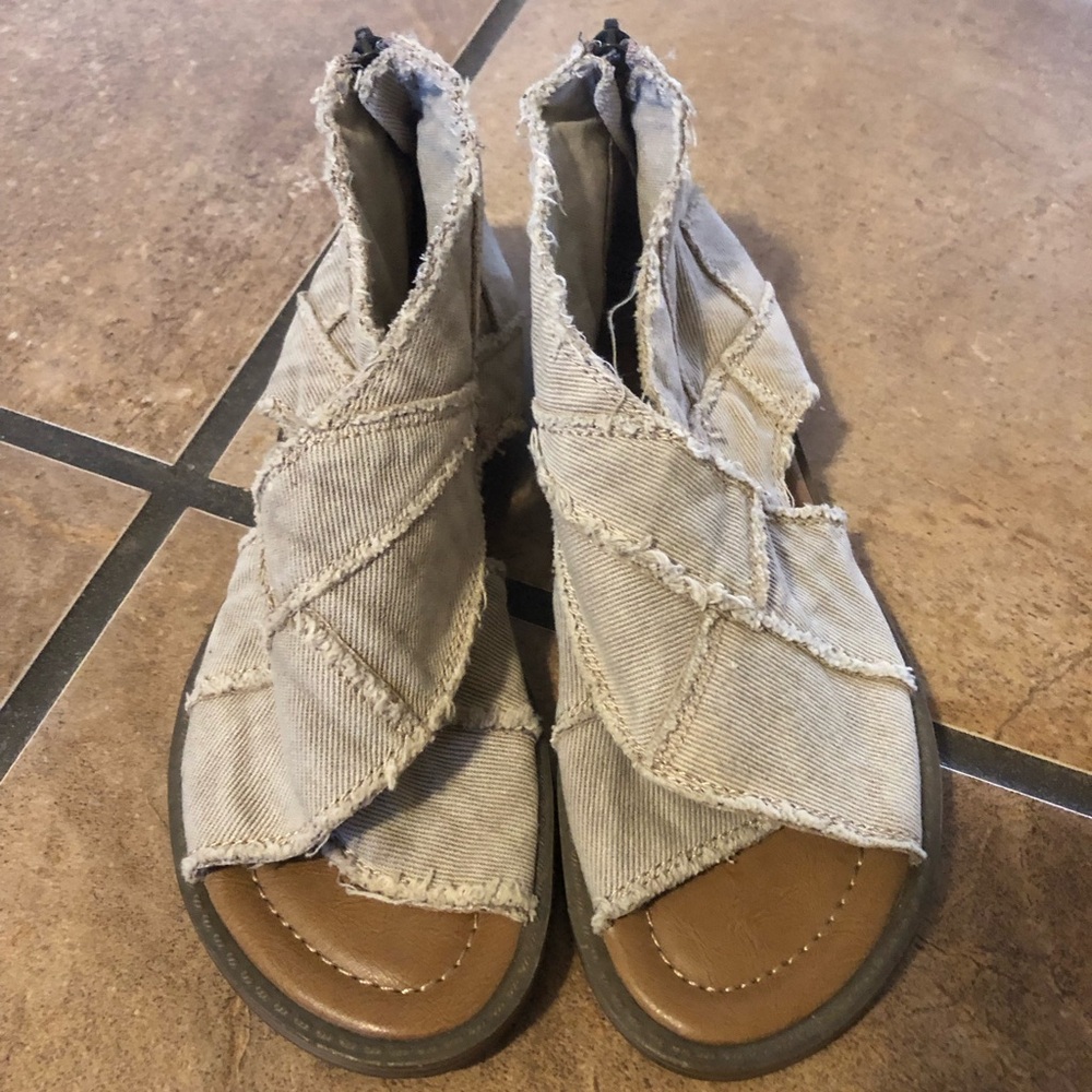 Stylish Gray Women's Sandals